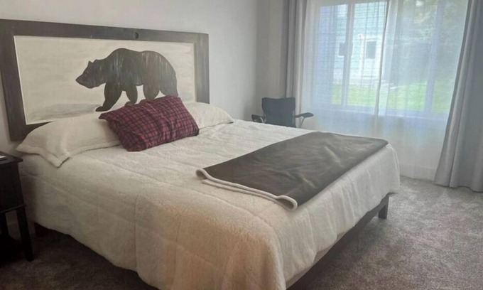 Ketchikan Apartment | Spacious 3-bedroom apartment in beautiful downtown Ketchikan