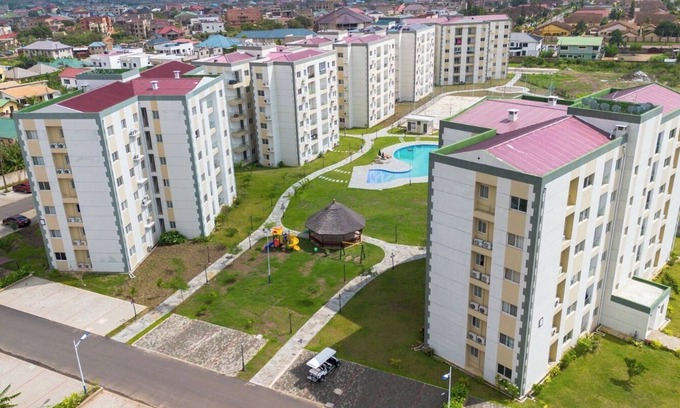 Nungua Apartment | Spacious 3-bedroom apartment with WiFi, AC in charming Lashibi, Alphabet city