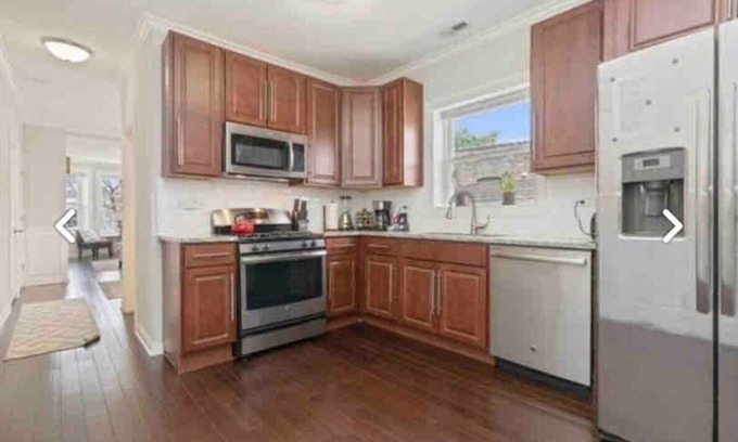 West Town Apartment | Spacious 3-bedroom apartment in gorgeous Chicago with WiFi, AC