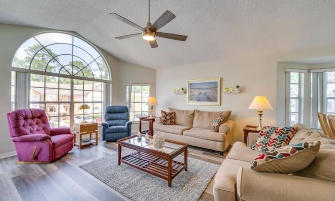 Royal Palm Bay Apartment | Spacious 3-bedroom condo with pool and fitness room near to Disney for 8 People