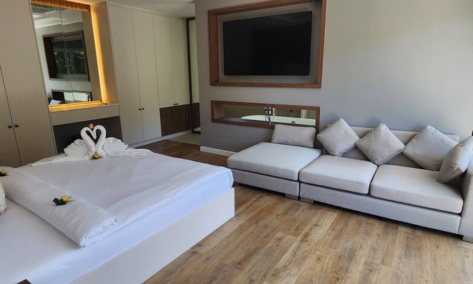 Phuket Condo | Spacious 3-bedroom condo with WiFi, AC. Nice View, Large Balcony,Fully furnished