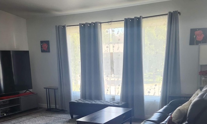 Sand Lake Condo | Spacious 3-bedroom Duplex, sleeps 6, heated garage and close to shopping.nn