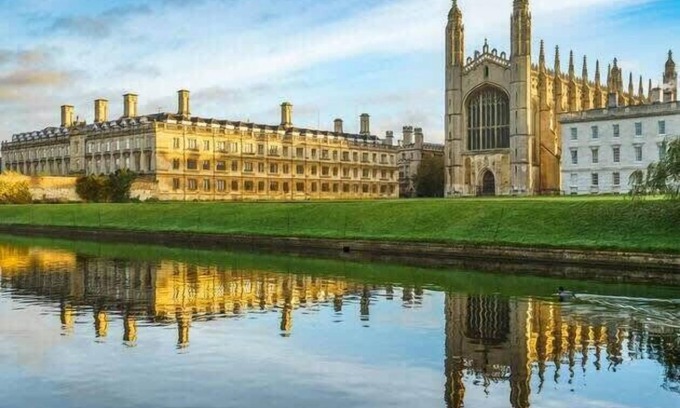 Cambridge City Centre Condo | Spacious 3 Bedroom Flat In HEART Of City Centre
