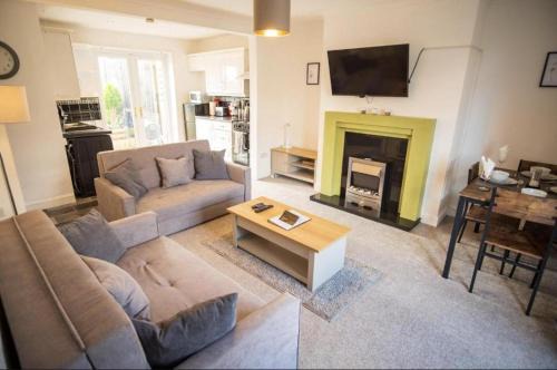 South Shields House | Spacious 3 Bedroom Home on South Shields Coast