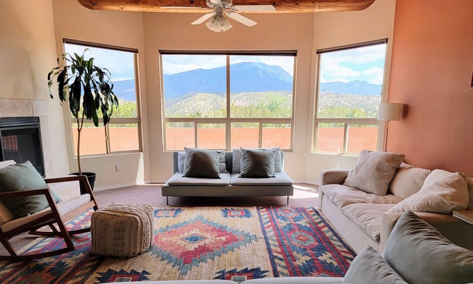 Placitas House | Spacious 3 bedroom house in Placitas with HOT TUB & Mountain Views