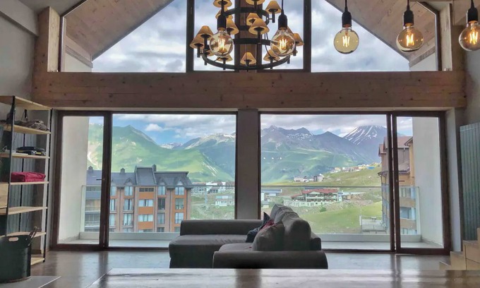 Kazbegi Apartment | Spacious 3-bedroom Loft in New Gudauri with Panoramic Views, Ski in Ski out