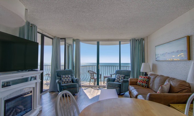 Myrtle Beach Resort | Spacious 3 Bedroom Oceanfront Condo w/View + Official On-Site Rental Privileges