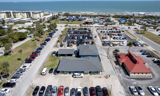 Cocoa Beach Cabin | Spacious 3 BR Penthouse Near Beach Prime Location