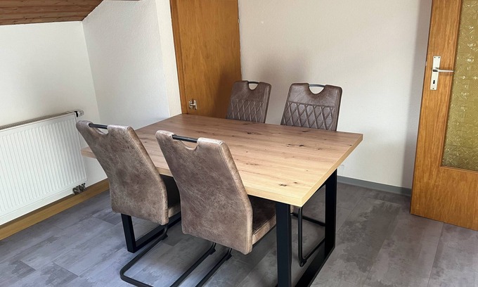 Heuchelheim Apartment | Spacious 3-room apartment with separate kitchen