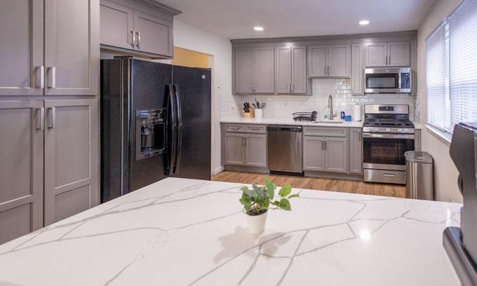 South Orange House | Spacious 3b/2ba Near Train, Pets, Laundry, Parking