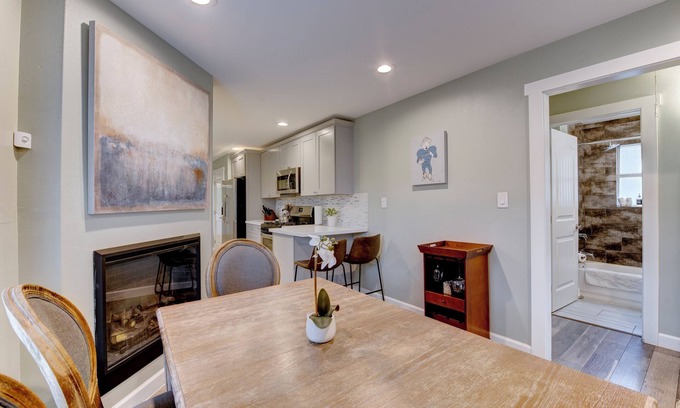 Northside House | Spacious 3BD/2BA - Fenced Yard, WiFi & W/D & Pet Friendly