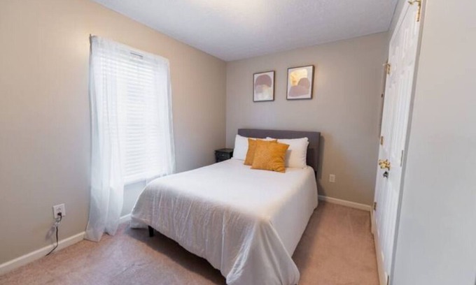 Danville House | Spacious 3bd/2ba near Casino