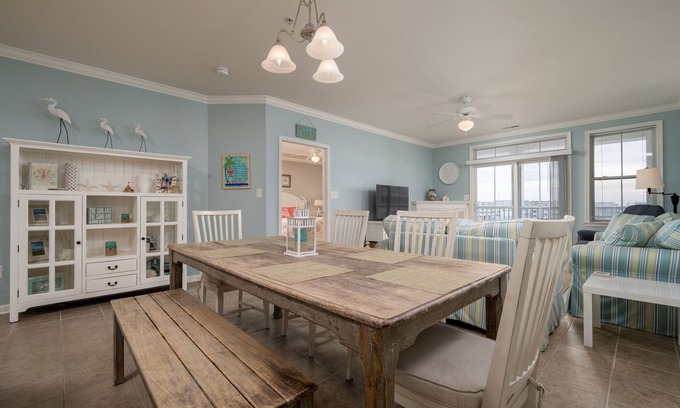 Sunset Island Condo | Spacious 3BD 2Bath Condo with Water View on Sunset Island