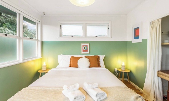 Avondale House | Spacious 3BR | 2 BA | Car Park