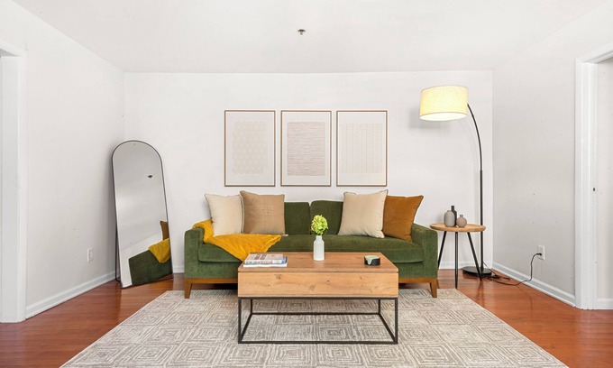 Hoboken Condo | Spacious 3BR FREE Parking Min to NYC Sleeps up to 10 W/D
