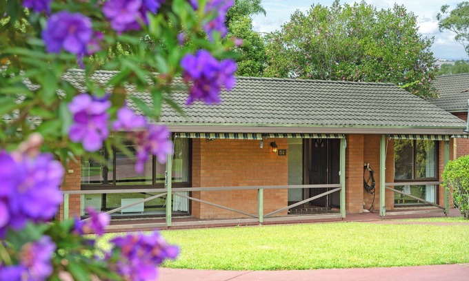 Turramurra House | Spacious 3BR Home Quiet Street Great Location
