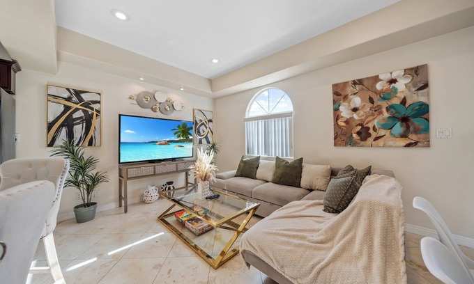 City Heights House | Spacious 4-Bed 3.5-Bath House w Garage, Gated Yard