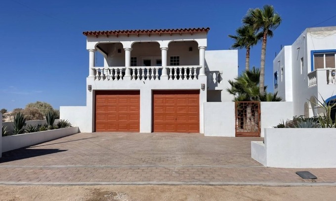 Las Conchas House | Spacious 4 bed 4 bath house with ocean views