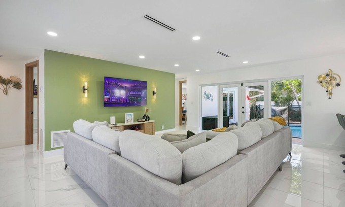 Imperial Point House | Spacious 4-bedroom house in lovely Fort Lauderdale with pool and near beach