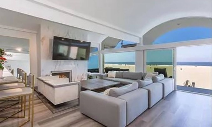 Marina Peninsula Condo | Spacious 4-bedroom condo with AC, WiFi in fabulous Marina del Rey