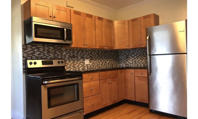 Rosemont House | Spacious 4 Bedroom, 2 Full Baths, Walkable Neighborhood! Close to Breweries!