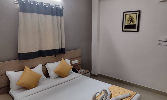 Madhapur Apartment | Spacious 4-bedroom apartment in lovely Hyderabad with WiFi, AC