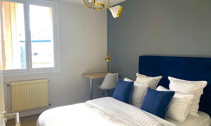 Roanne Apartment | Spacious 4 bedroom apartment in Roanne