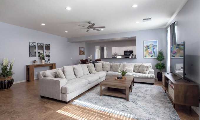 El Mirage House | Spacious 4-bedroom house in amazing El Mirage with AC
