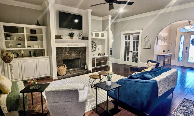 Lubbock House | Spacious 4-bedroom house in peaceful South Lubbock with wifi, near shopping/Tech