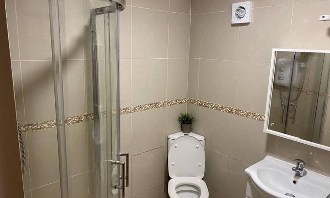 Galway City Centre House | Spacious 4-bedroom house in fabulous Galway with WiFi