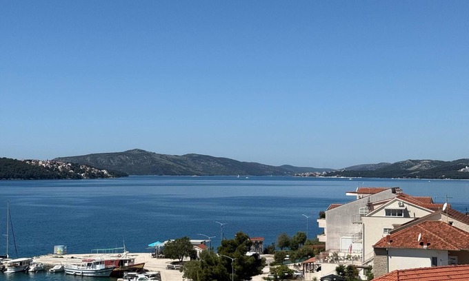 Okrug Gornji Apartment | Spacious 4-bedroom Lux Apartment with Amazing Scenery