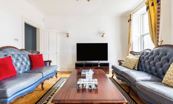 Westminster House | Spacious 4 Bedroom Royal Villa next to Buckingham Palace