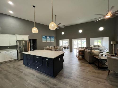 Crystal River House | Spacious 4 bedroom with 2 baths with Pool and boat dock