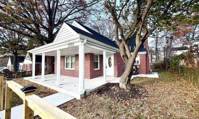 Greater Landover House | Spacious 4-bedroom house with AC and WiFi in peaceful Hyattsville