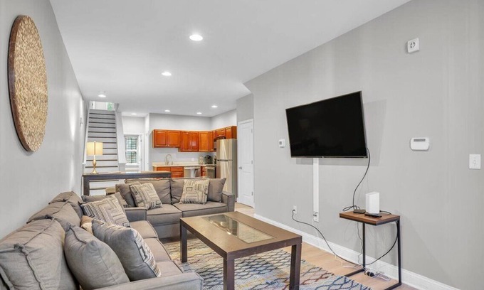 North Philadelphia West Apartment | Spacious 4-bedroom apartment in charming Philadelphia near Temple University