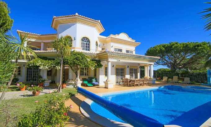 Vale do Lobo House | Spacious 4 bedroom villa in quiet location with sea views