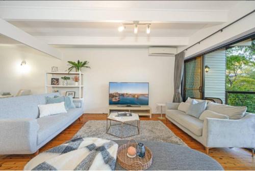 East Lindfield House | Spacious 4-Bedrooms Family Home in Lindfield