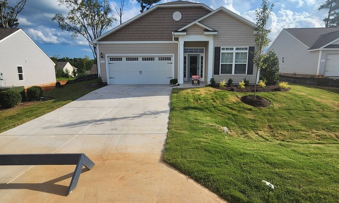 Youngsville House | Spacious 4BR/2BA Home-charming downtown Youngsville- Near Raleigh & Wake Forest.