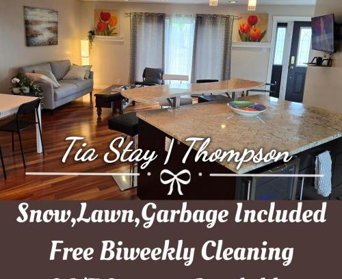 Thompson House | Spacious 4BR Family Home - Wine Fridge, Patio, Parking