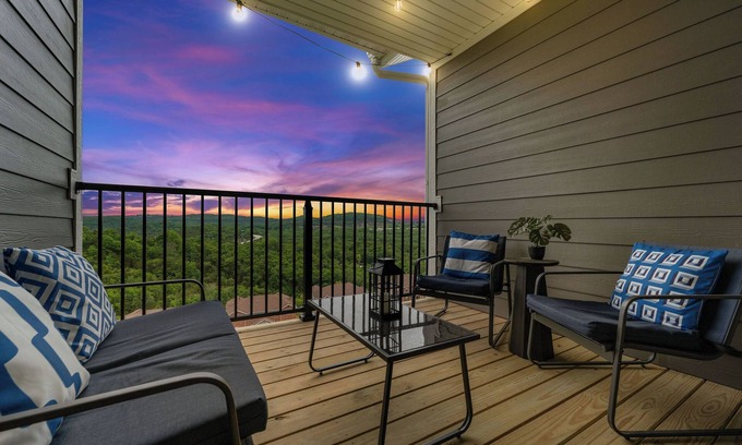 Branson Condo | Spacious 4BR Luxury Condo: Game Room & Family Fun!