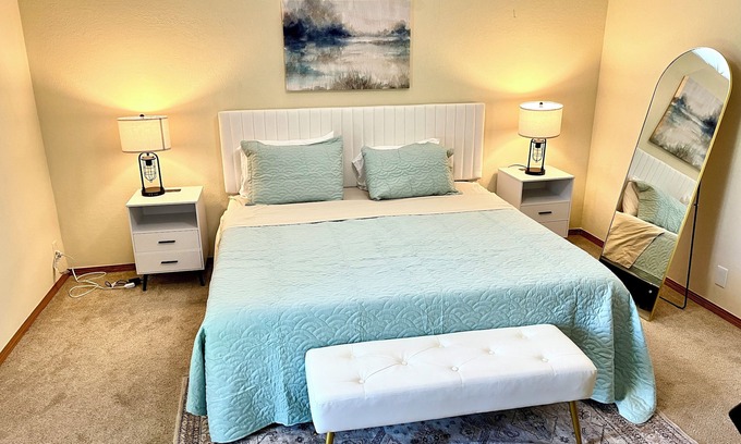 Wichita House | Spacious 4BR Modern Home Perfect for Teams and Families Near Near East Mall