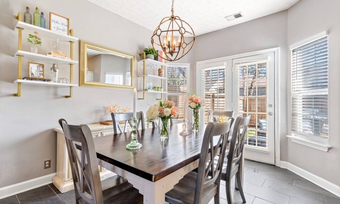 Hurwood Heights House | Spacious 4BR Next to Geodis Park-Close to Downtown