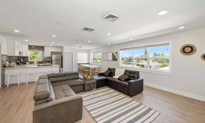 Riviera Beach Apartment | Spacious 4BR on Singer Island