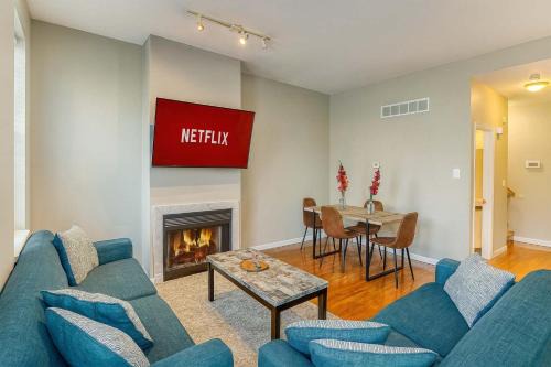 Soulard Apartment | Spacious 4BR Soulard Duplex with Patio & Parking