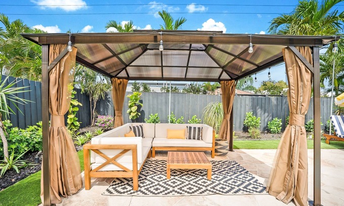 Imperial Point House | Spacious 5-bedroom house in serene Fort Lauderdale with WiFi and AC