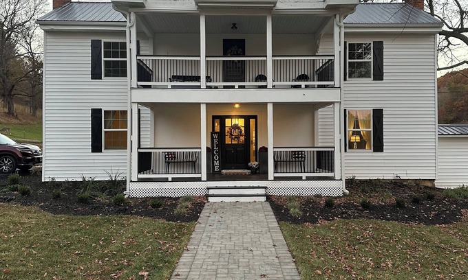 Christiansburg House | Spacious 5-bedroom house in welcoming Christiansburg with WiFi, AC