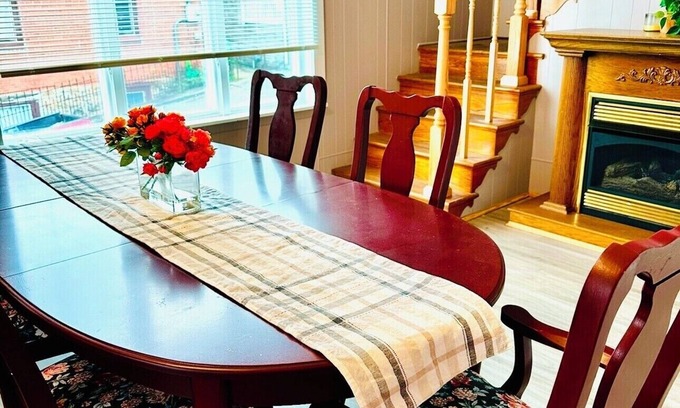 Ashland House | Spacious 5-bedroom apartment in charming Ashland with WiFi