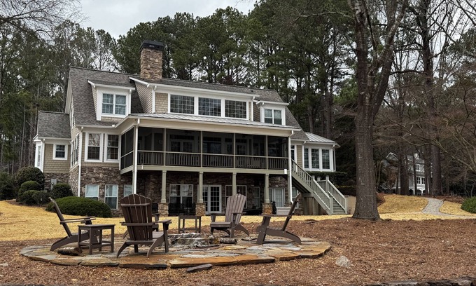 Lake Oconee House | Spacious 5-bedroom home on Lake Oconee, 79 miles from The Masters