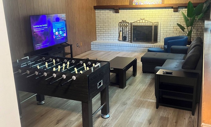 Bryant Pattengill East House | Spacious 5-bedroom house with AC, WiFi in enjoyable Ann Arbor