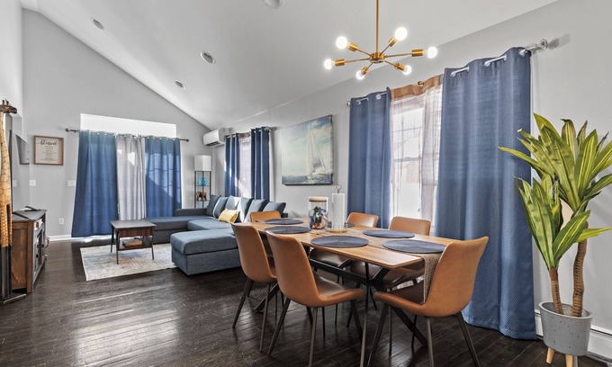 Stratford House | Spacious 5-bedroom house with a fun-filled game room and a fitness room.